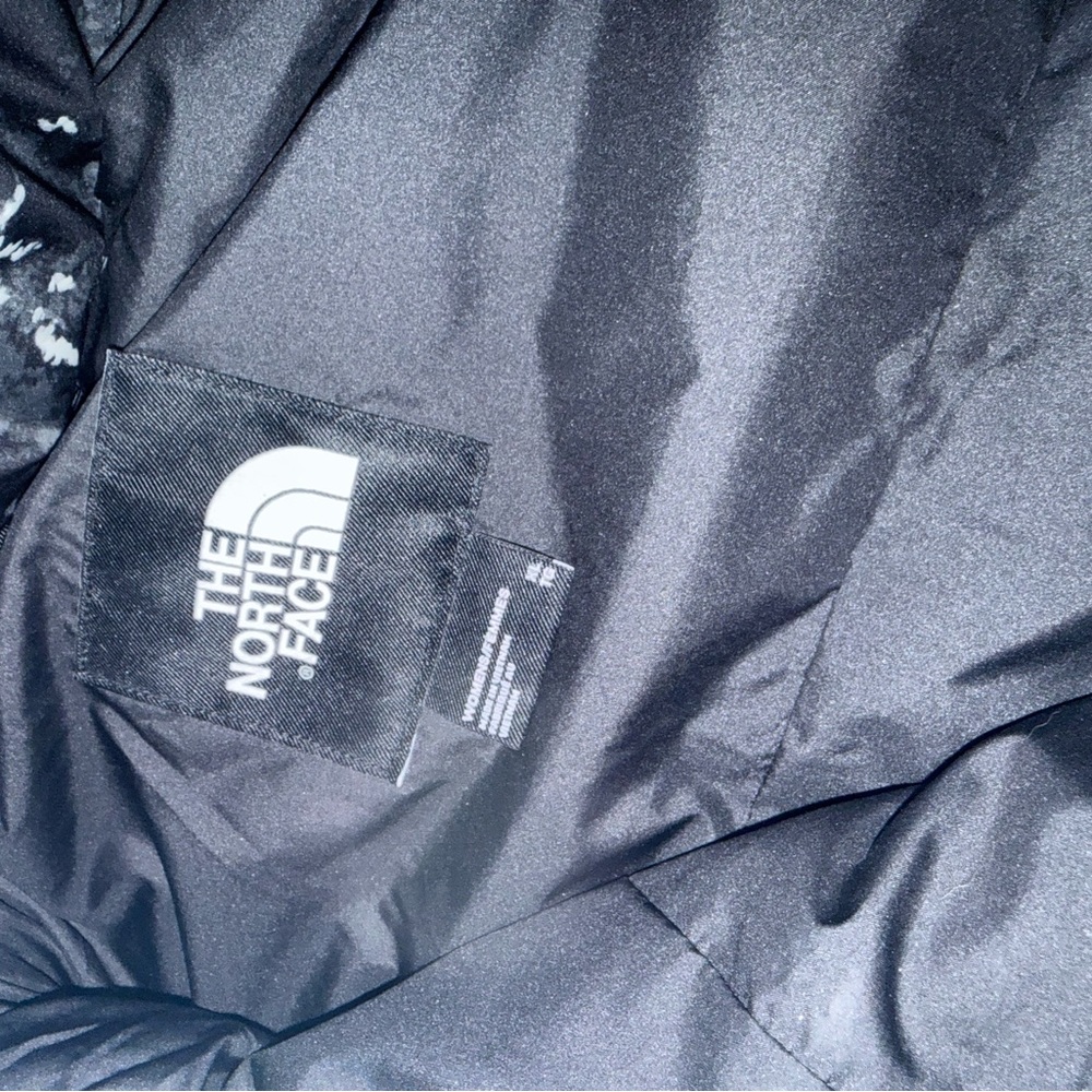 The North Face Black Puffer Jacket with White Marble Print - Picture 4 of 4